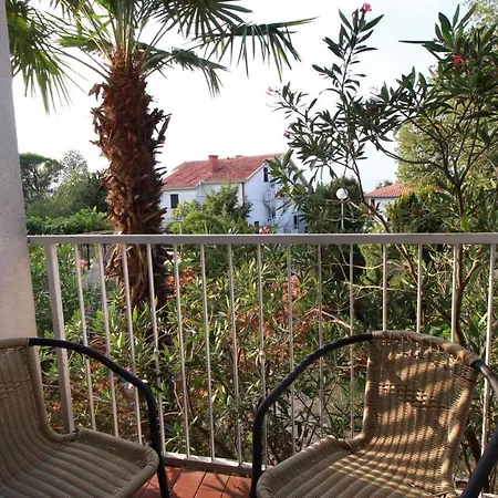 Du Apartment *
