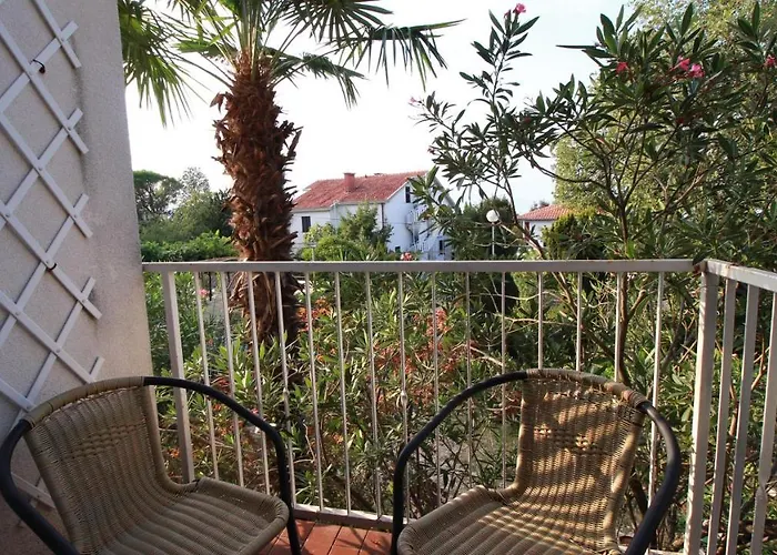 Du Apartment *